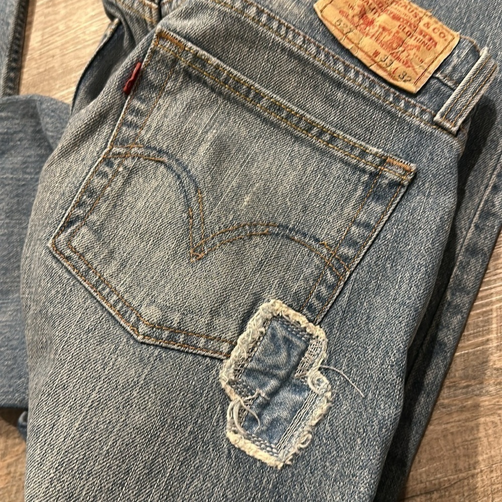 Levis R tab patched distressed Low Boot Cut 527 jeans size 33x32” - Picture 10 of 12